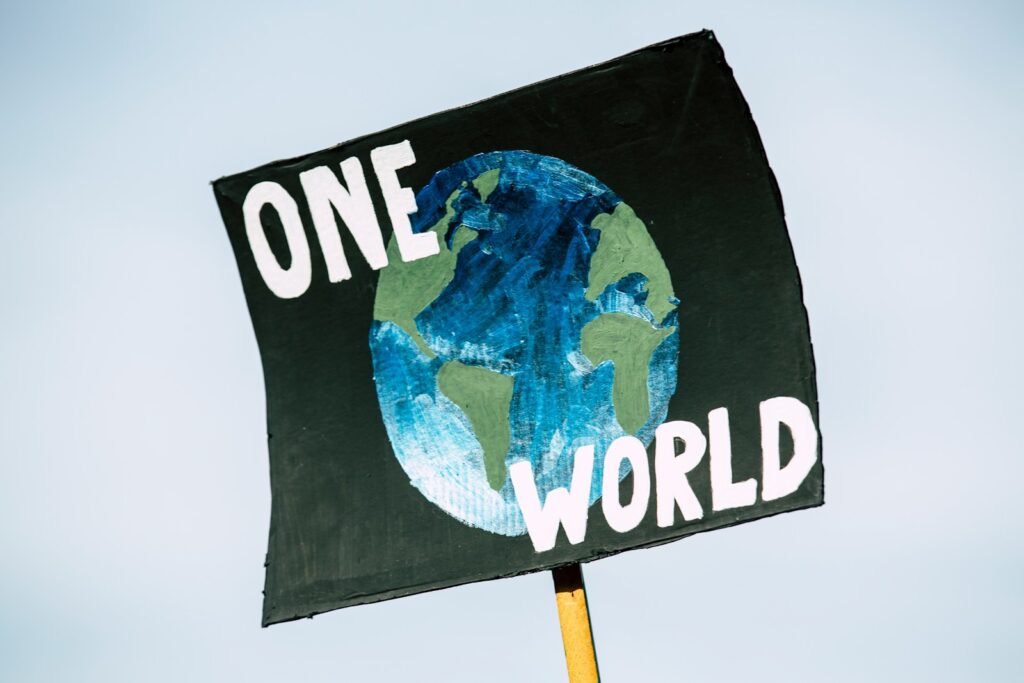 Scrivere la tesina senza paura: guida completa passo passo 3 One World signage