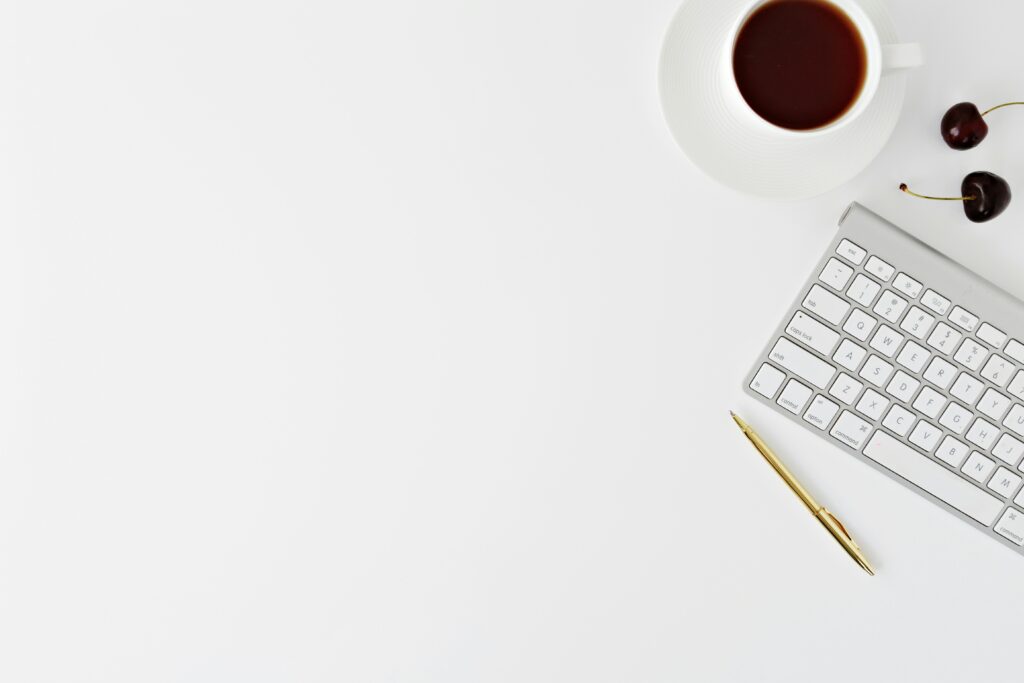 Ordine visivo della scrivania e fatica mentale: perché conta più di quanto sembri 1 leone venter VieM9BdZKFo unsplash